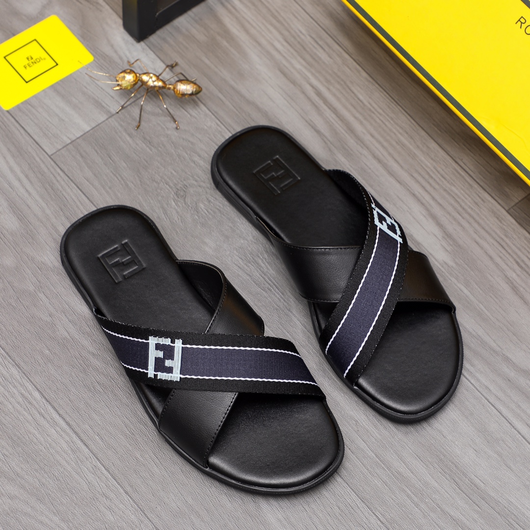 P260💰
商品商标:FENDI「 芬迪 」拖鞋
正码码数: 38-44
商品材料:精选原版材料🍇🍇原版大底