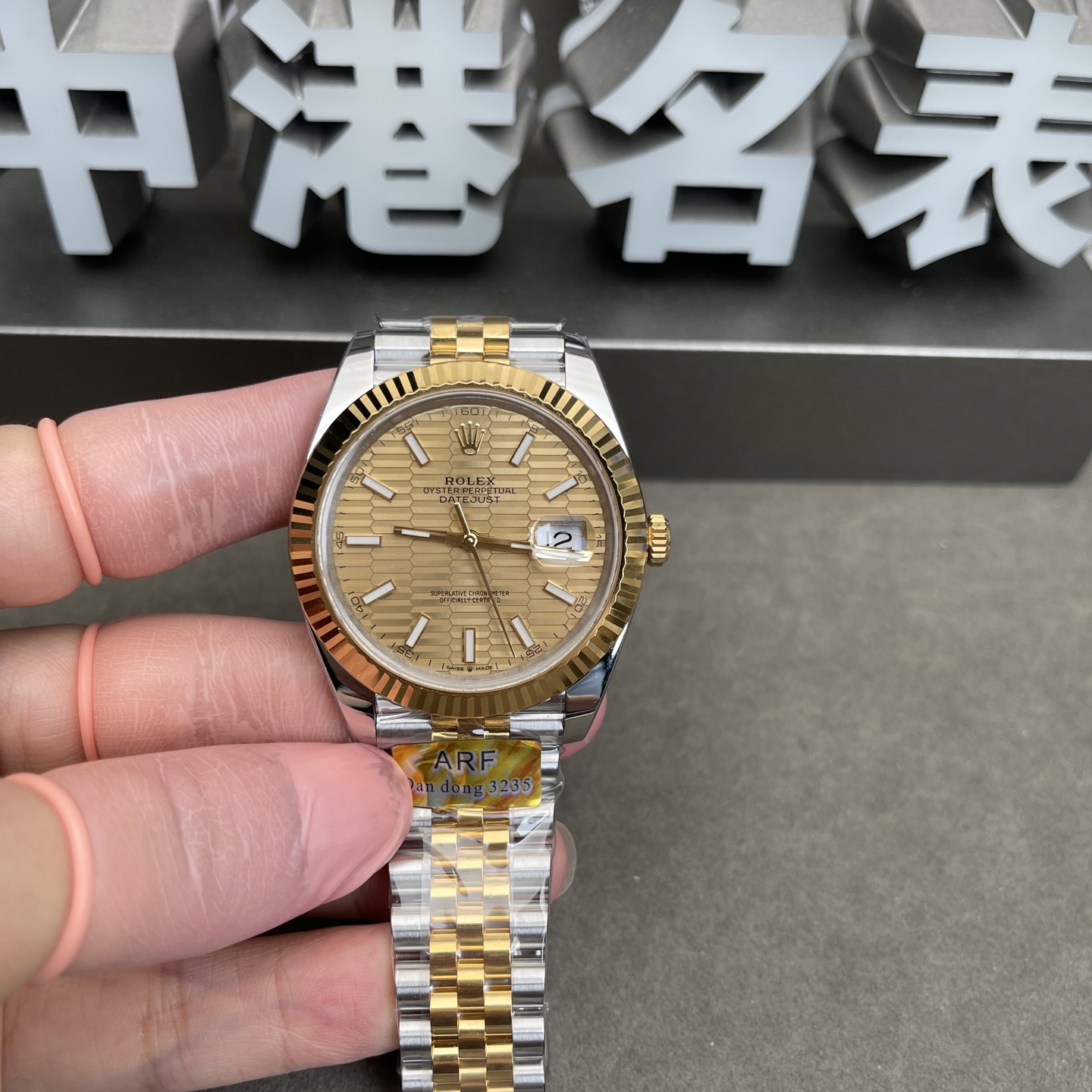 间金
普版=2200
高版=4700