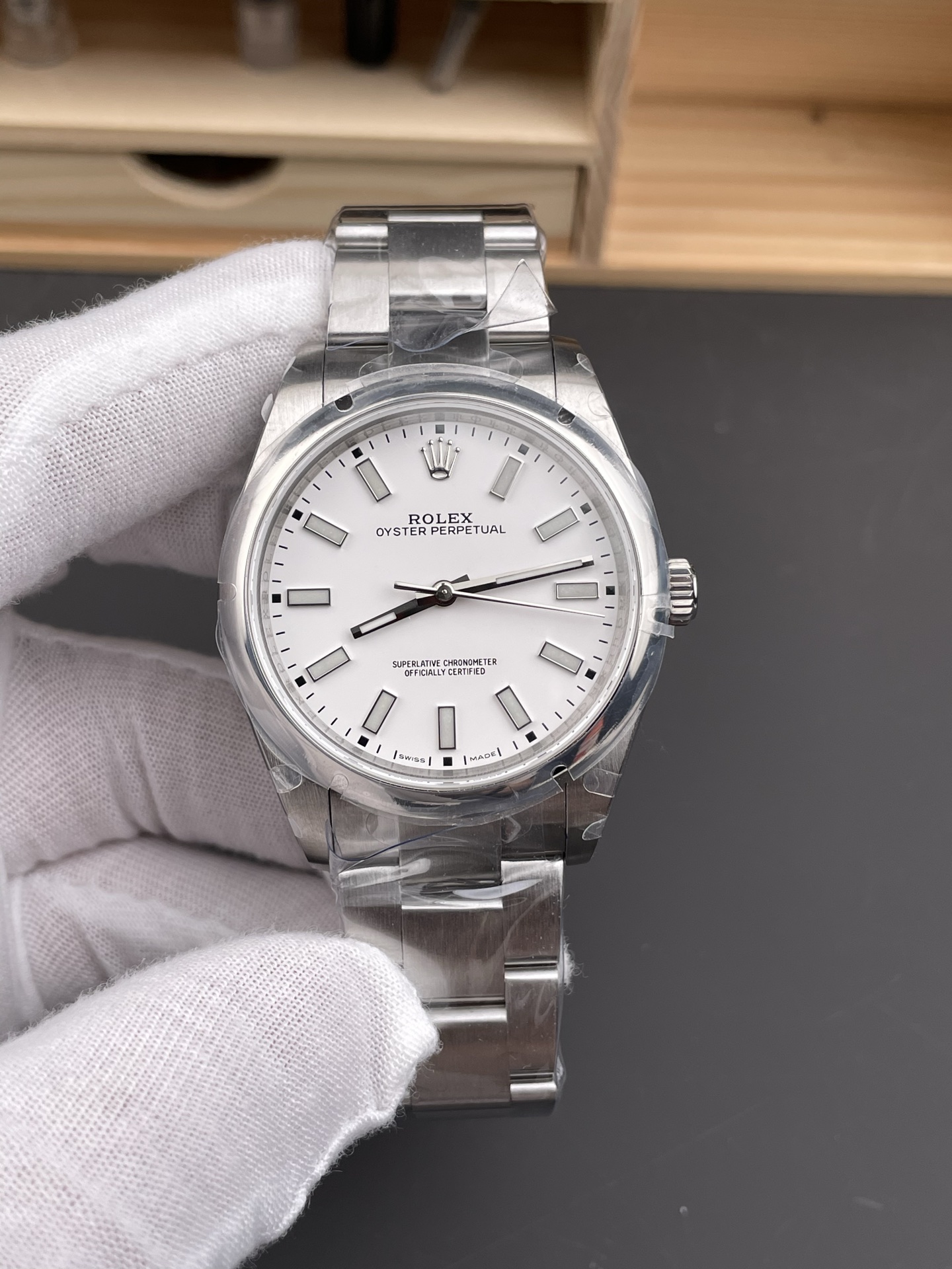 白面款,被表友称为“白捞”。
表径:39mm
3132机芯---3900
国产28机芯-1900
