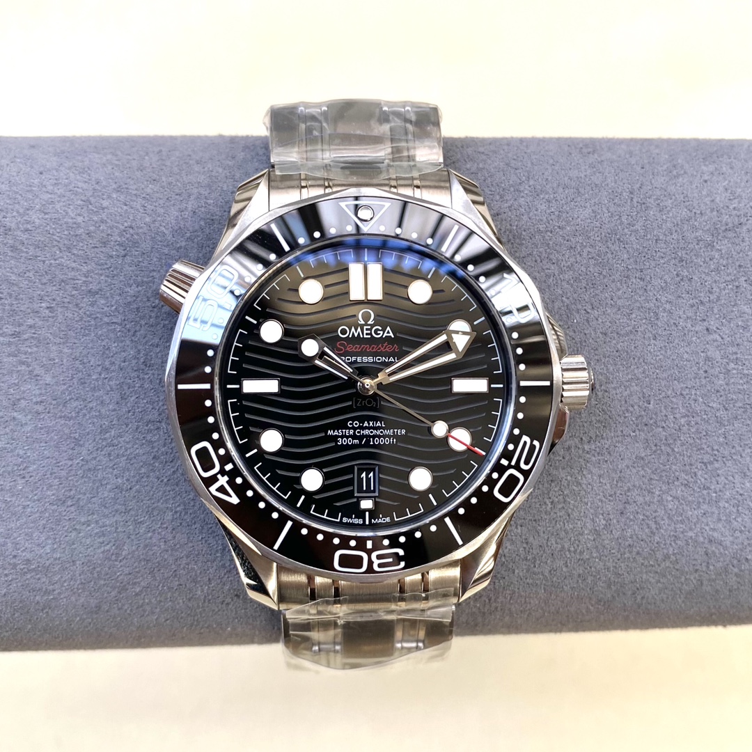 海马300-正8800一体机芯-42mm
送硅胶表带可以替换
8800机芯动储与原厂一致55个小时,自动锤轴承7个陶瓷珠
机芯的大部分零配件可以与原装通用,真正的做到无限接近