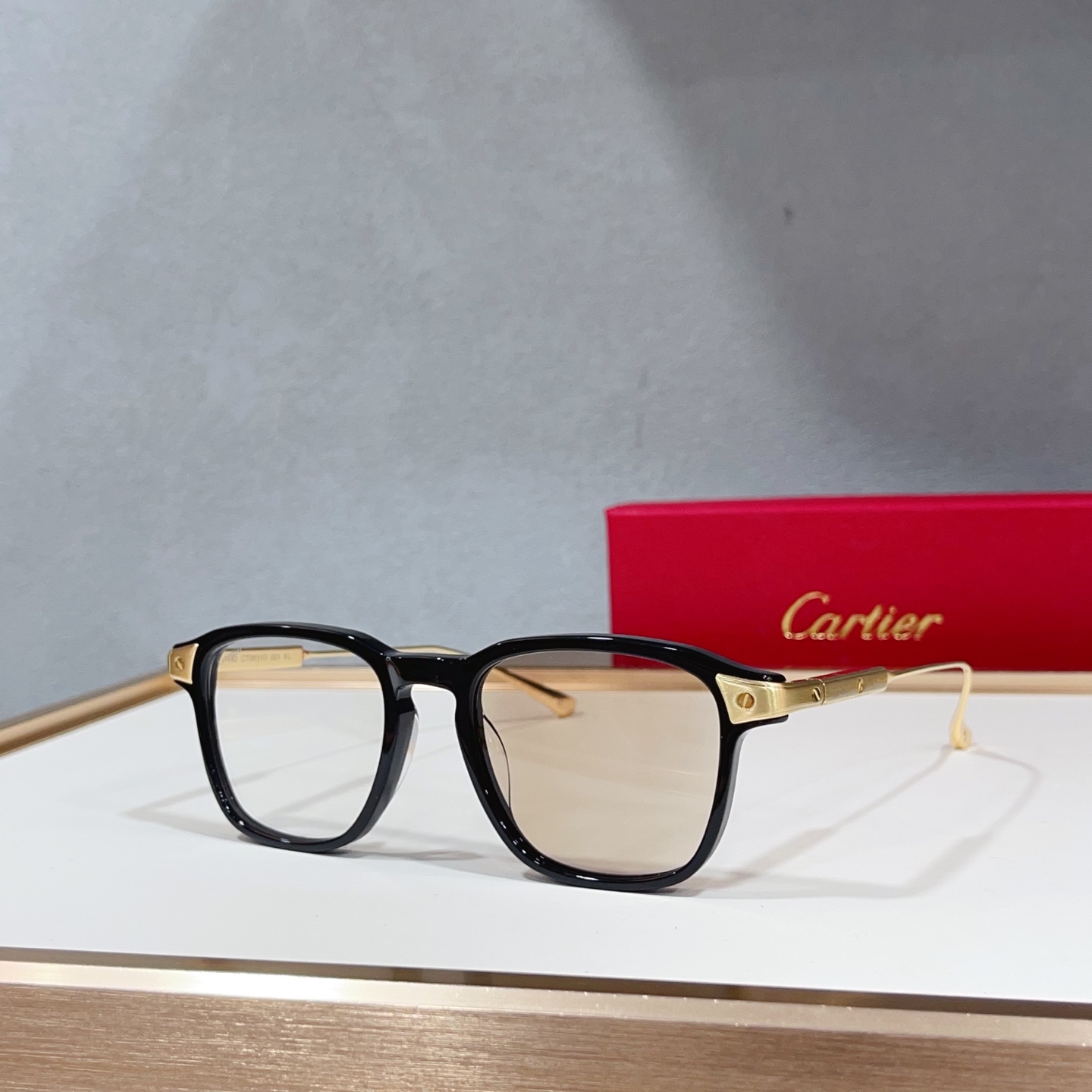 290💰变色330💰Cartie* MODEL:CT0611O
SIZE:52口19