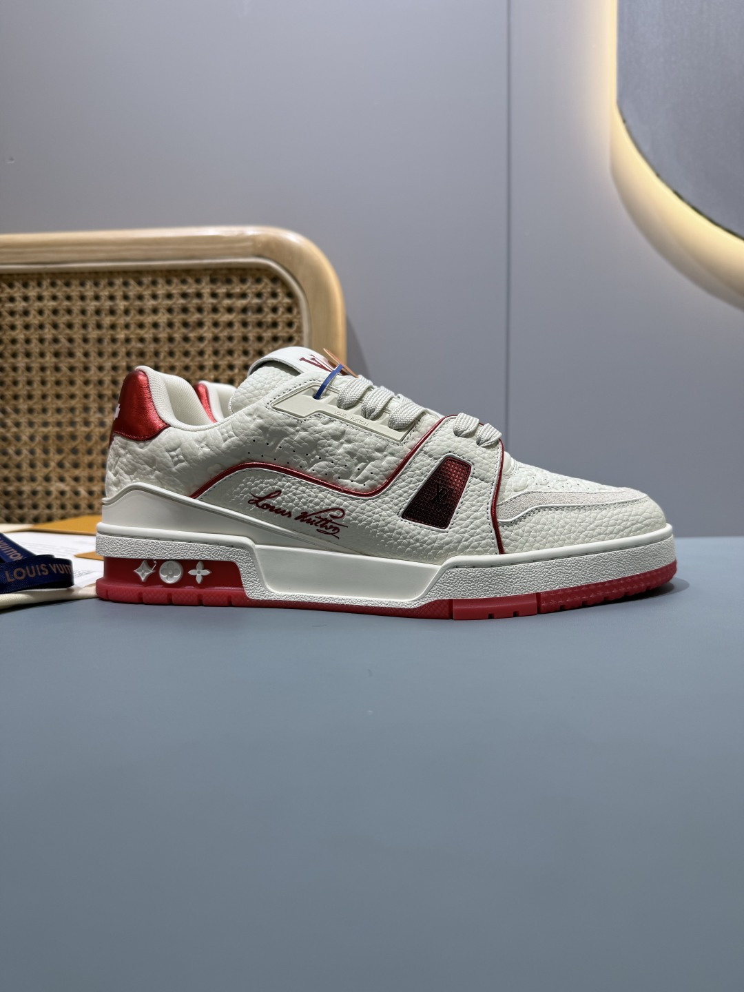 Trainer
size:
女码 35-40 (女40定做不退换)
男码 39-44码(38.45.46定做不退不换)