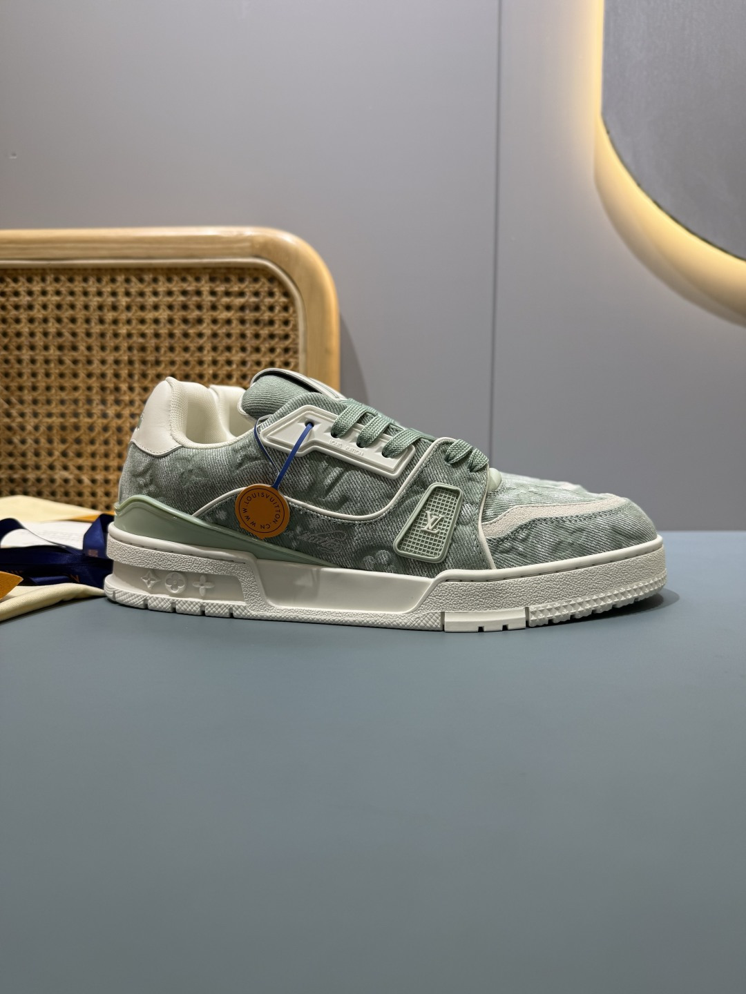 丹宁浅绿
size:
女码 35-40 (女40定做不退换)
男码 39-44码(38.45.46定做不退不换)